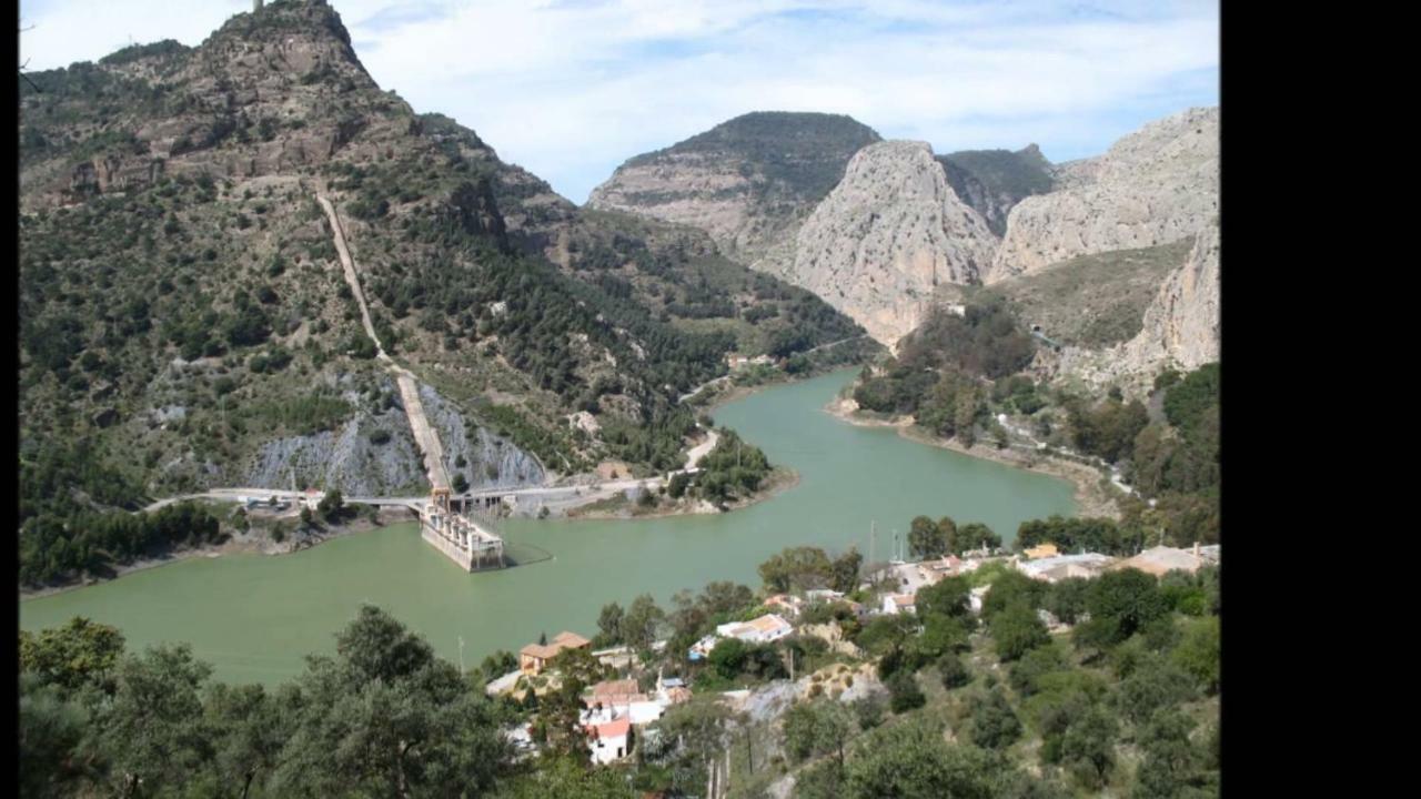 El Emigrante Vila El Chorro Exterior foto